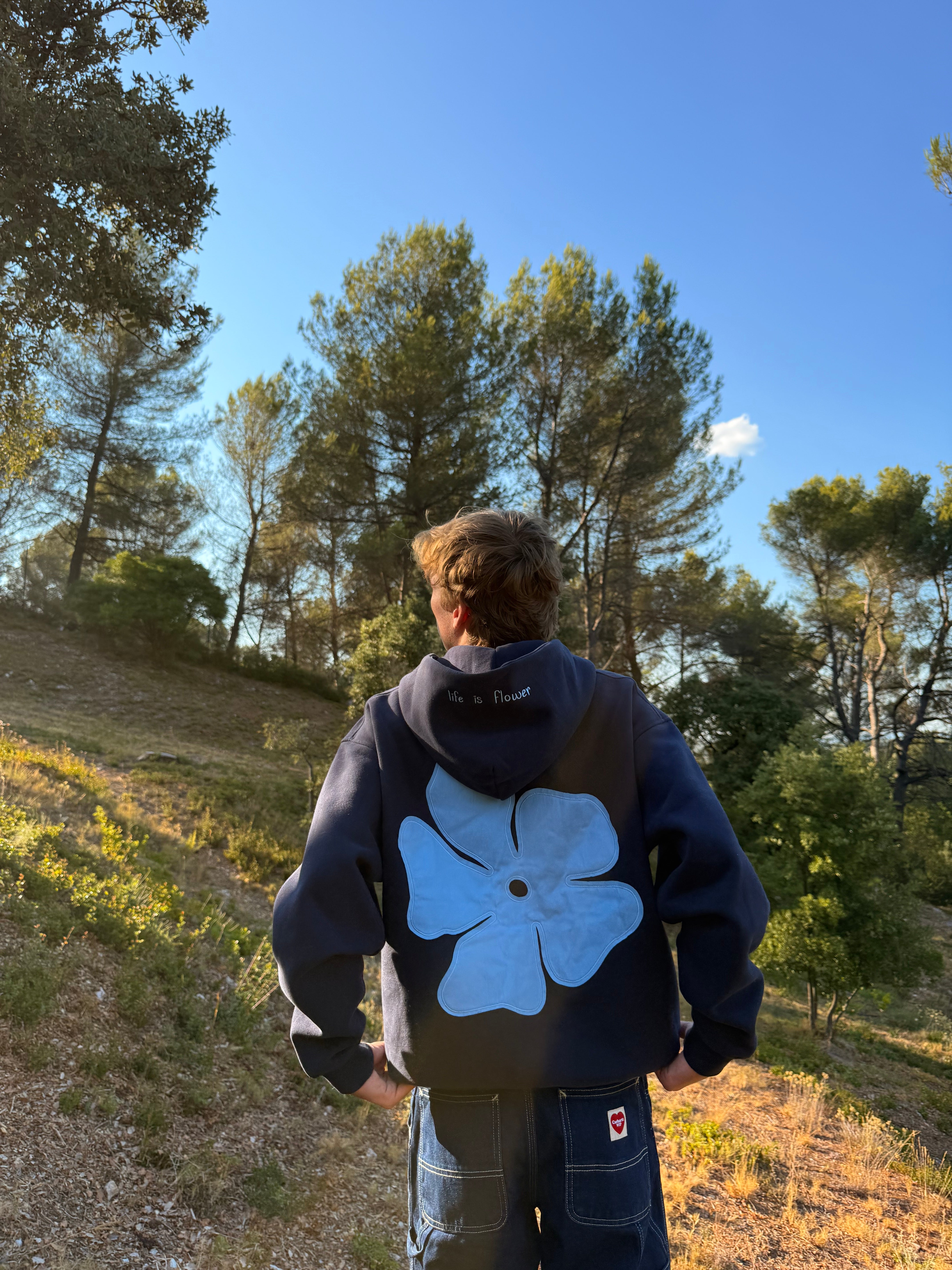 Sudadera con cremallera bordada "Life is Flower" - Azul Atlántico