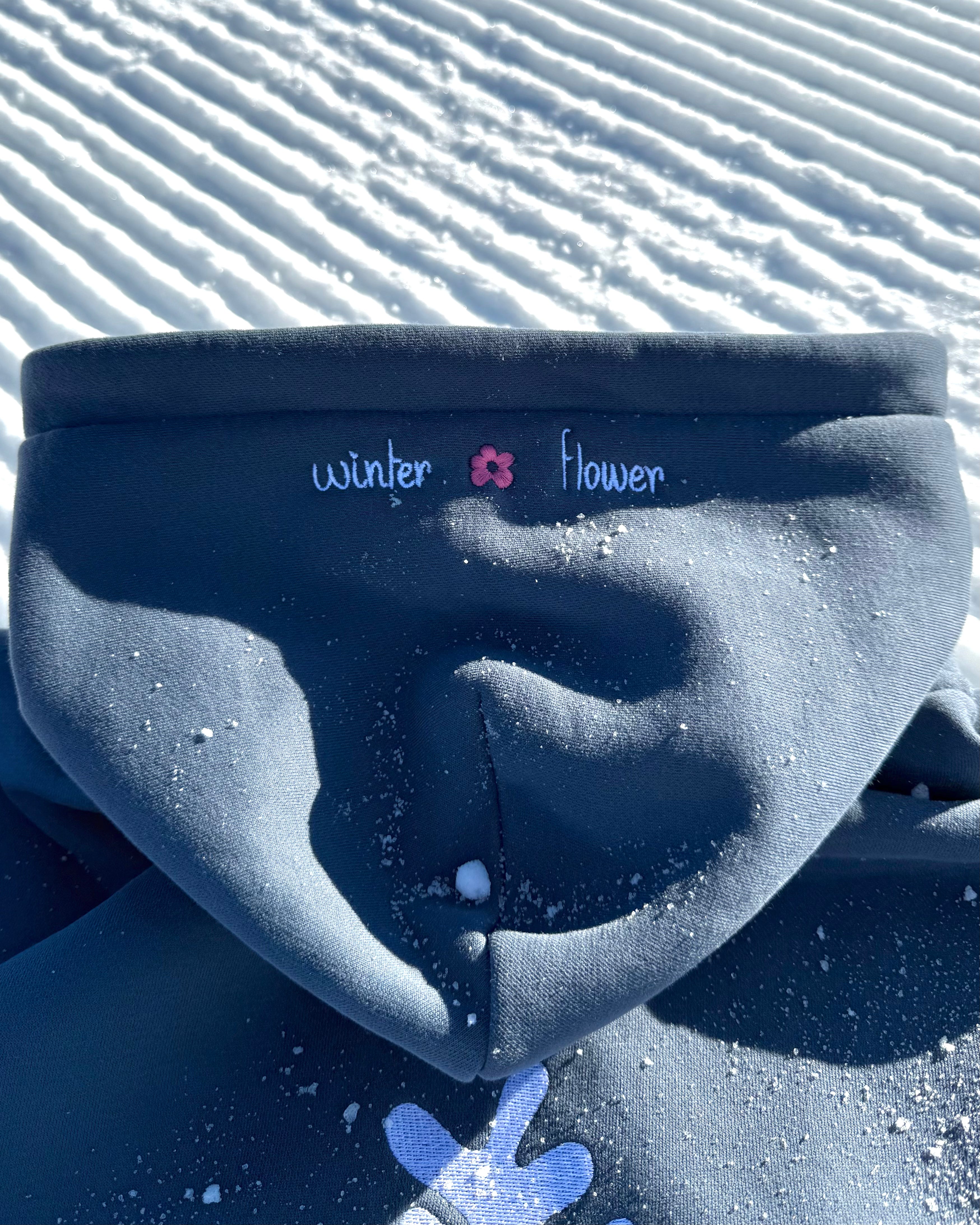 Sweat Brodé "Winter Flower" Océan Édition