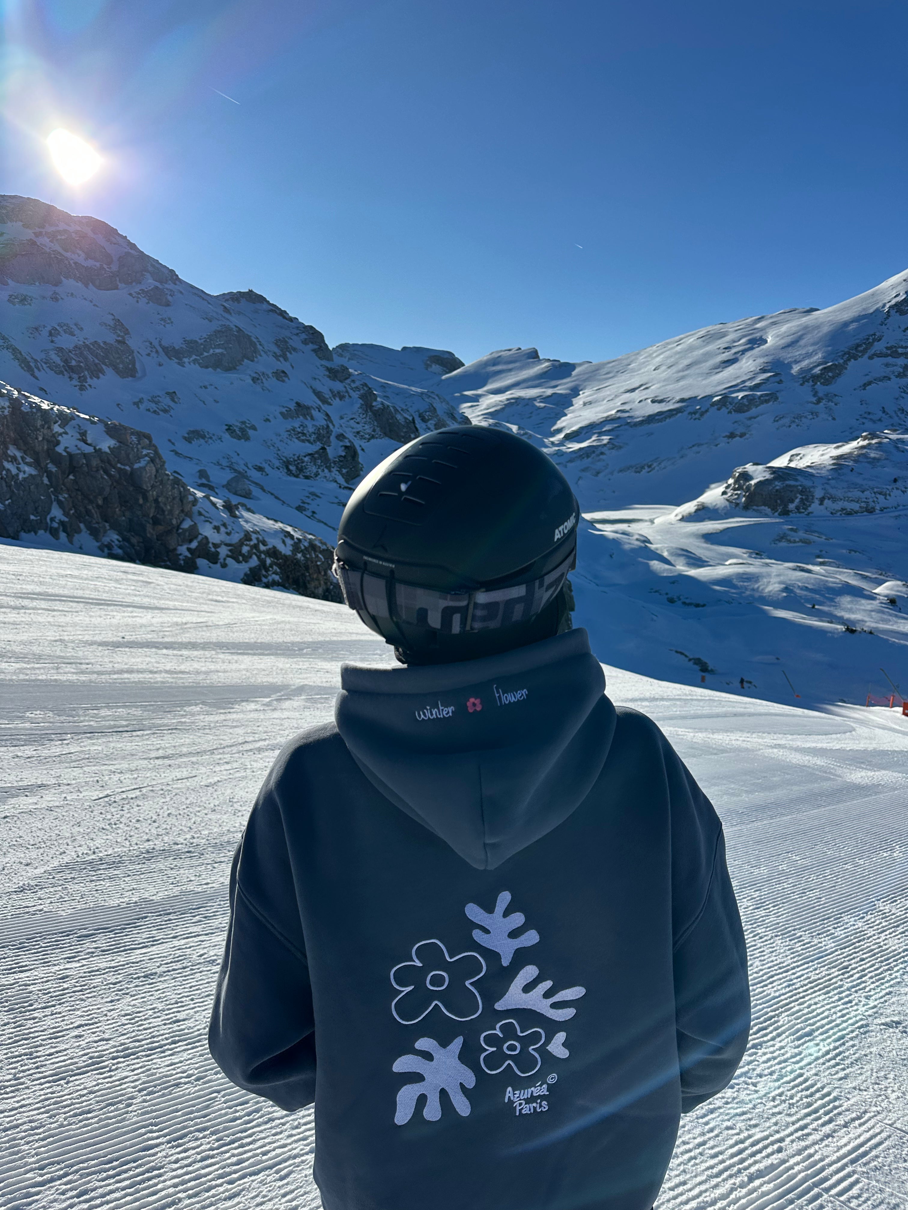 Sweat Brodé "Winter Flower" Océan Édition